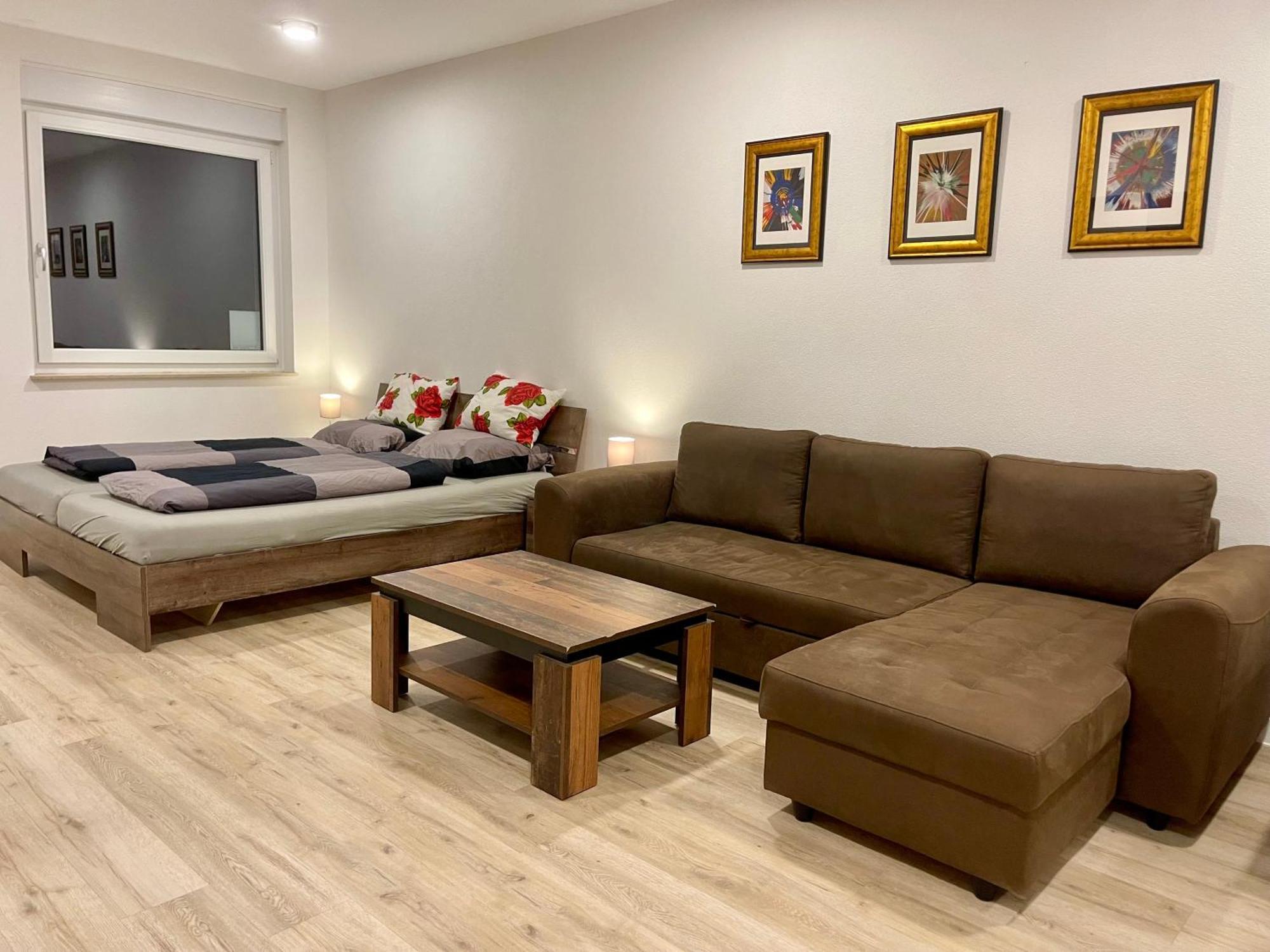 Neu Grosse Einzimmerwohnung Im Zentrum Goldstadt Pforzheim Schloessle Экстерьер фото