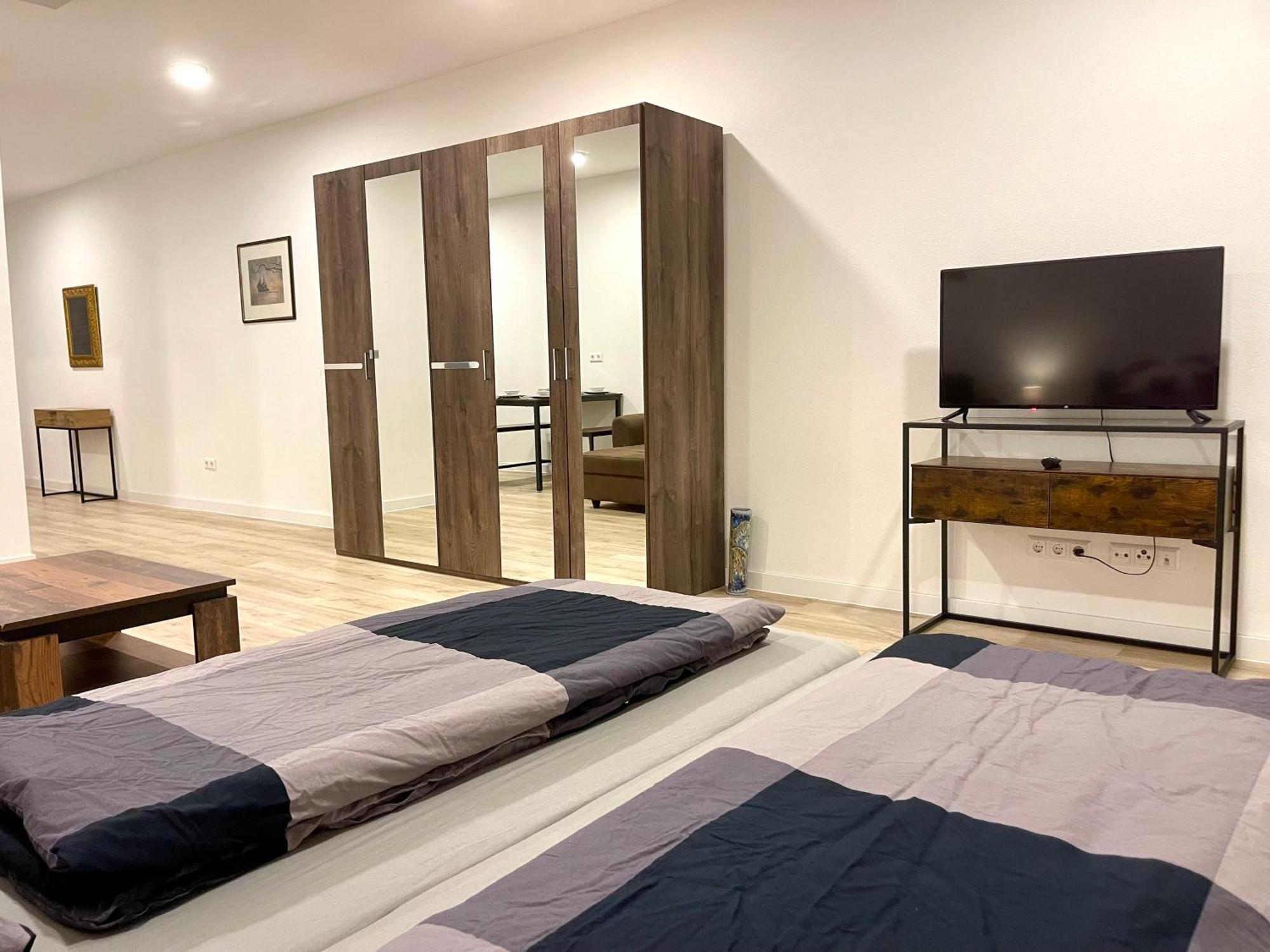 Neu Grosse Einzimmerwohnung Im Zentrum Goldstadt Pforzheim Schloessle Экстерьер фото