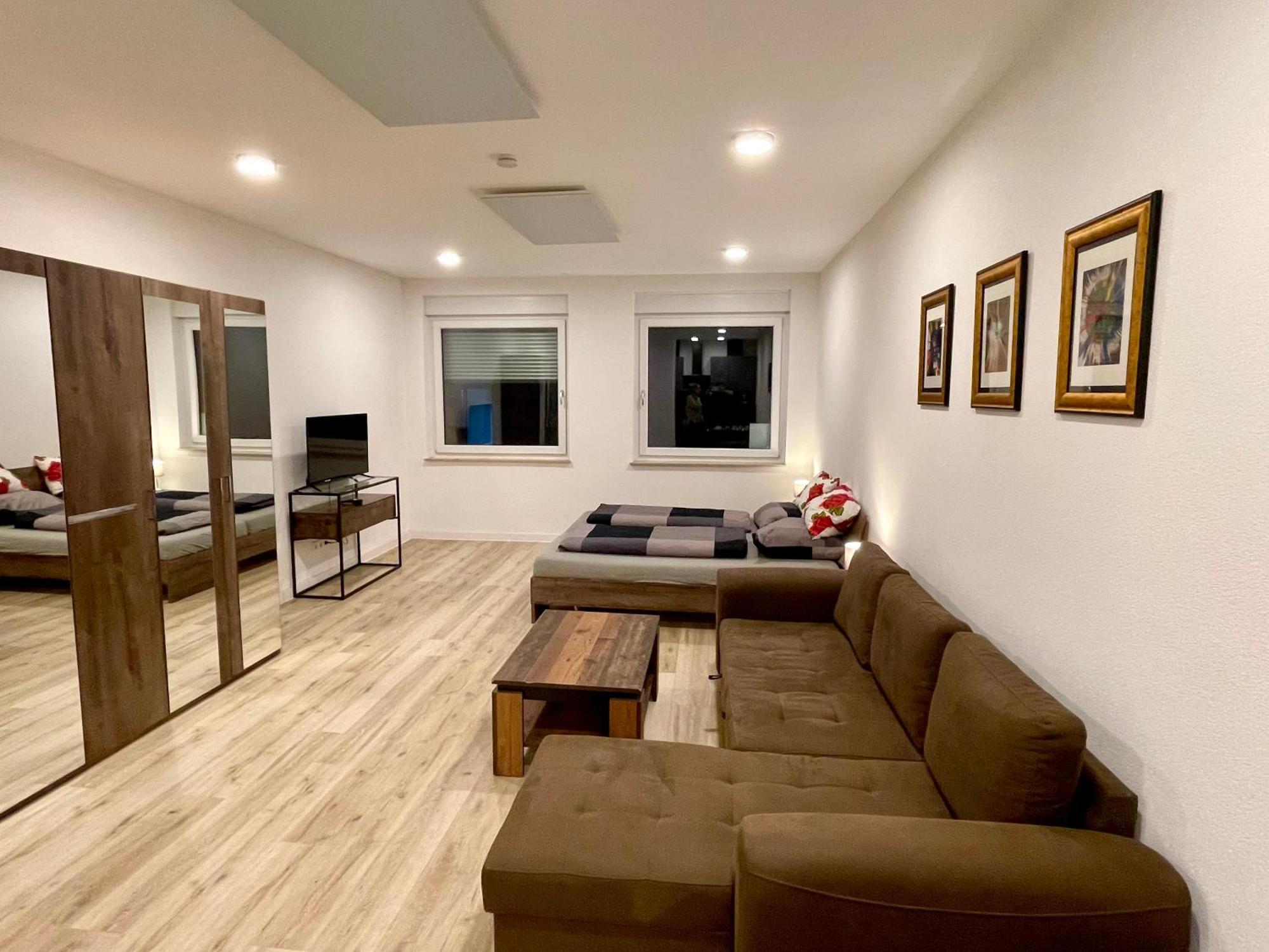 Neu Grosse Einzimmerwohnung Im Zentrum Goldstadt Pforzheim Schloessle Экстерьер фото