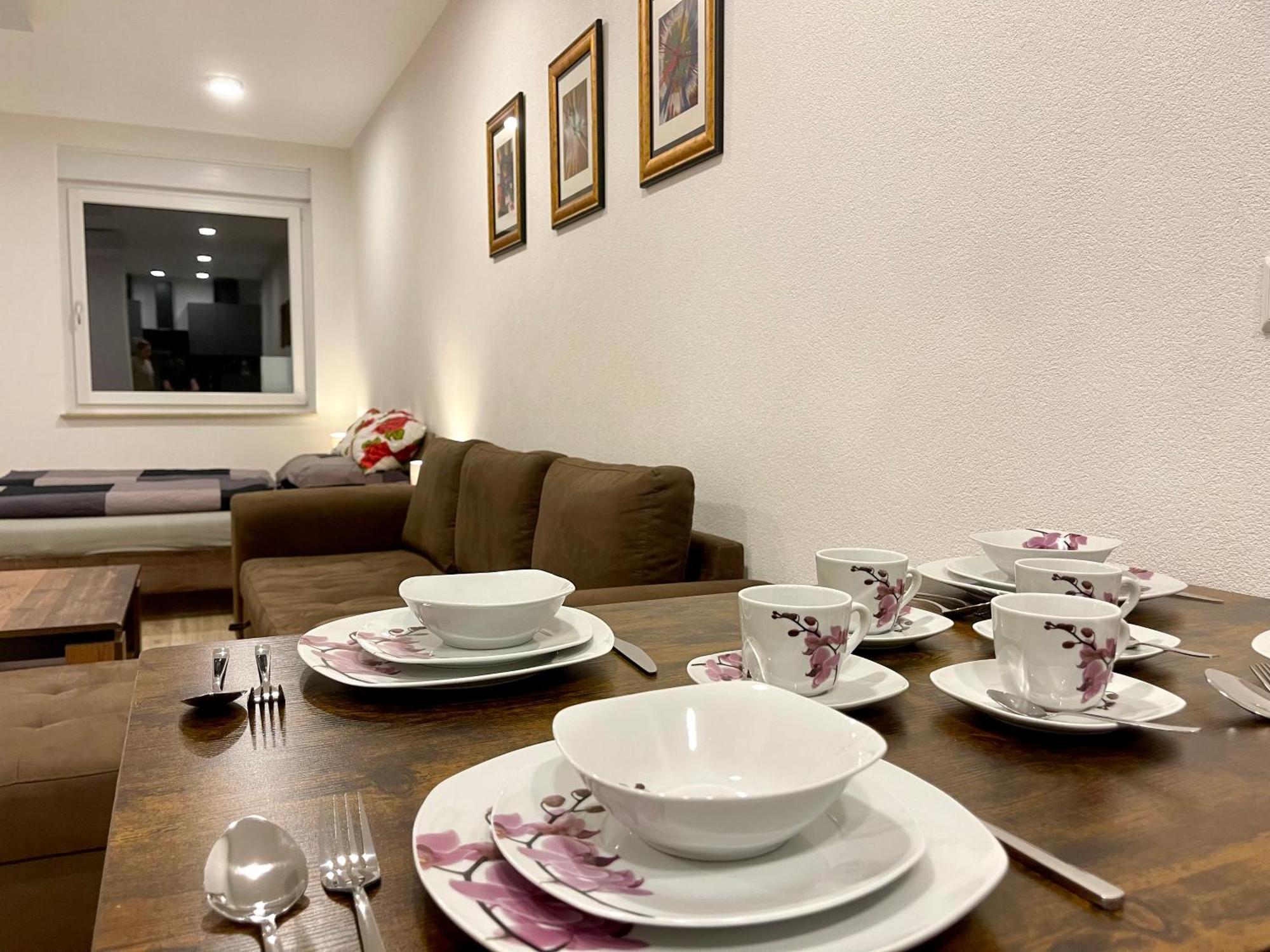 Neu Grosse Einzimmerwohnung Im Zentrum Goldstadt Pforzheim Schloessle Экстерьер фото