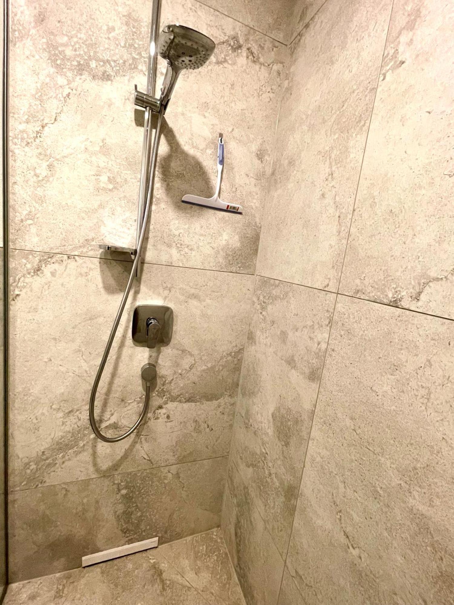 Neu Grosse Einzimmerwohnung Im Zentrum Goldstadt Pforzheim Schloessle Экстерьер фото