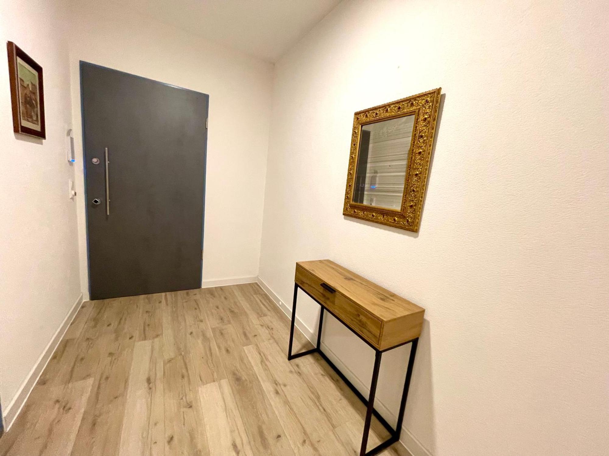 Neu Grosse Einzimmerwohnung Im Zentrum Goldstadt Pforzheim Schloessle Экстерьер фото