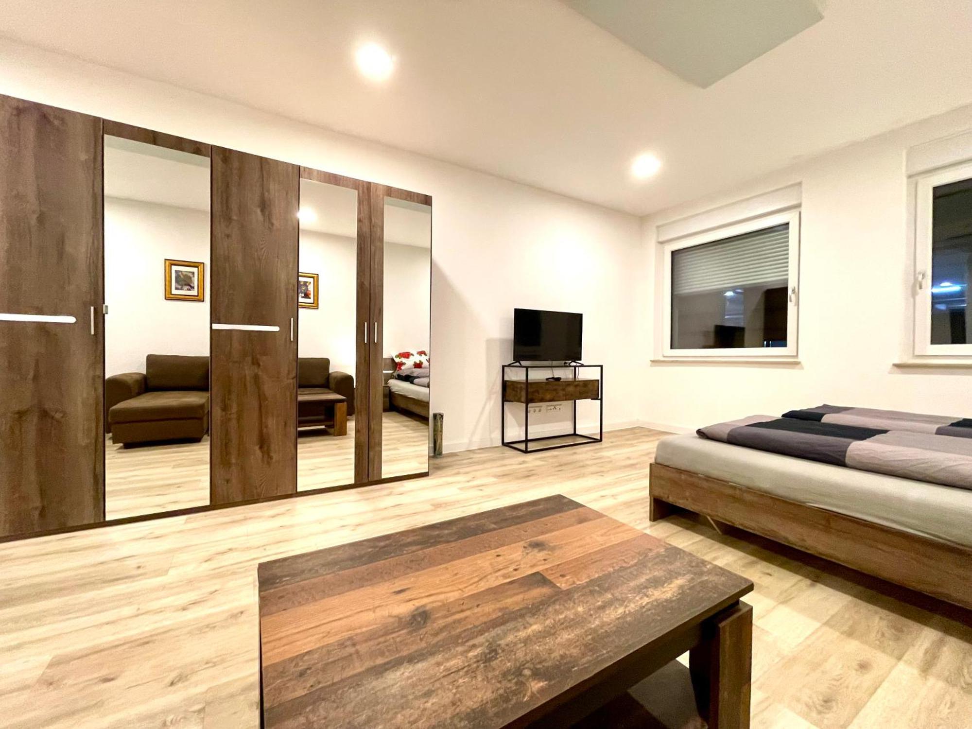 Neu Grosse Einzimmerwohnung Im Zentrum Goldstadt Pforzheim Schloessle Экстерьер фото